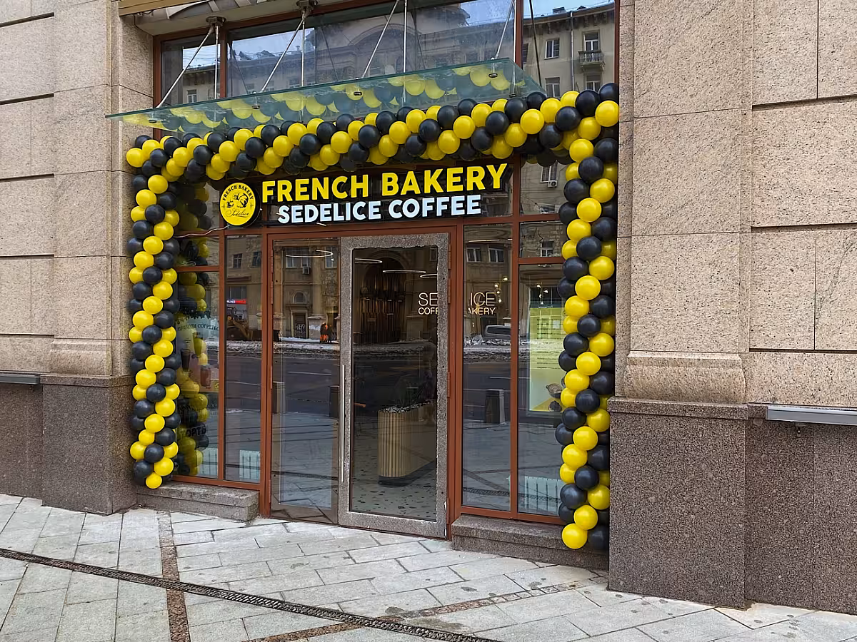 Новая кофейня French Bakery SeDelice в здании отеля Marriott Imperial Plaza